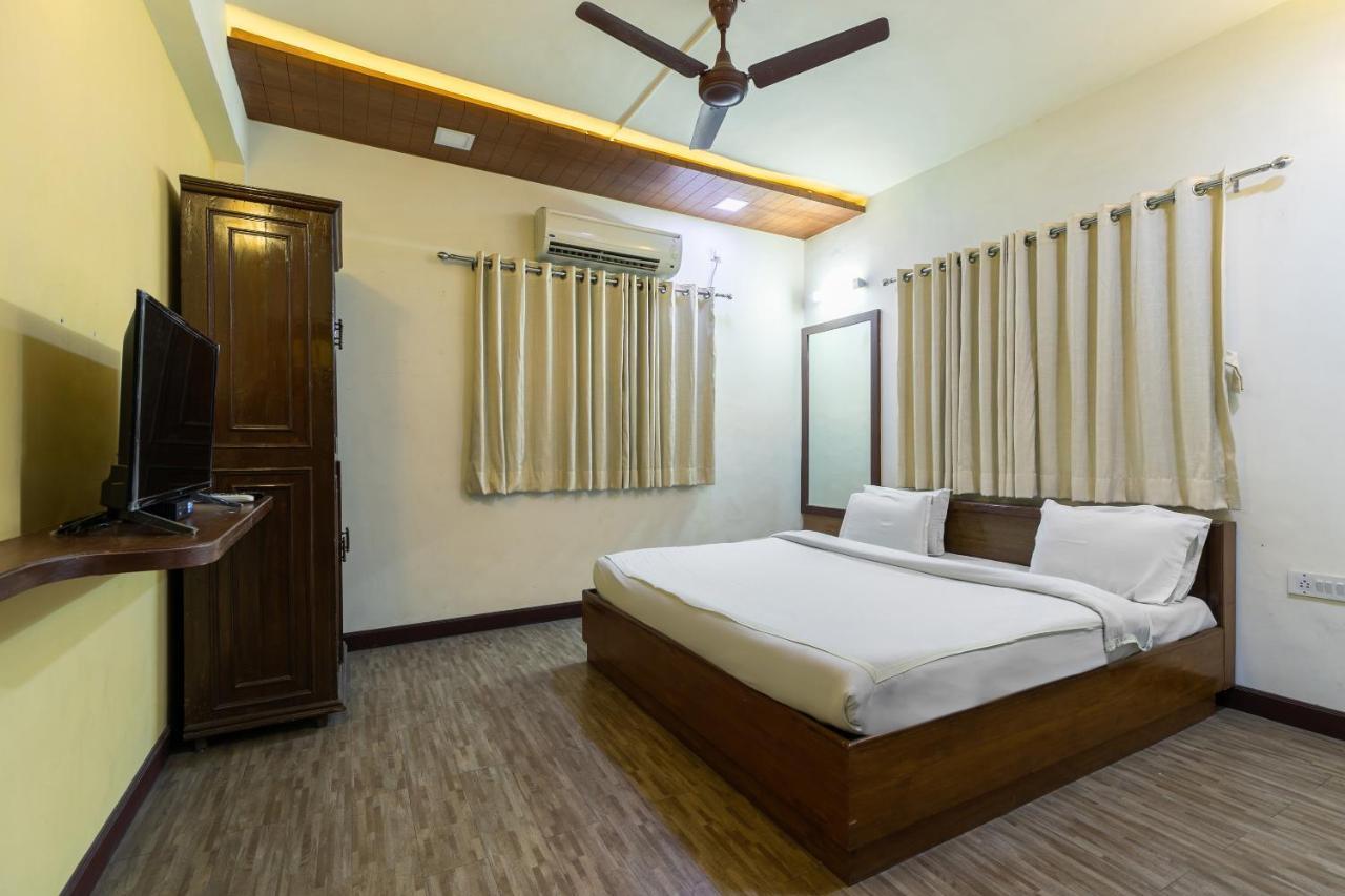 Capital O 47539Capital O Umbergaon Club Hotell Umargām Exteriör bild