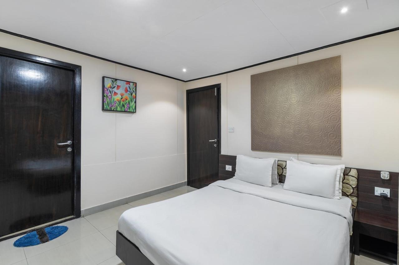 Capital O 47539Capital O Umbergaon Club Hotell Umargām Exteriör bild