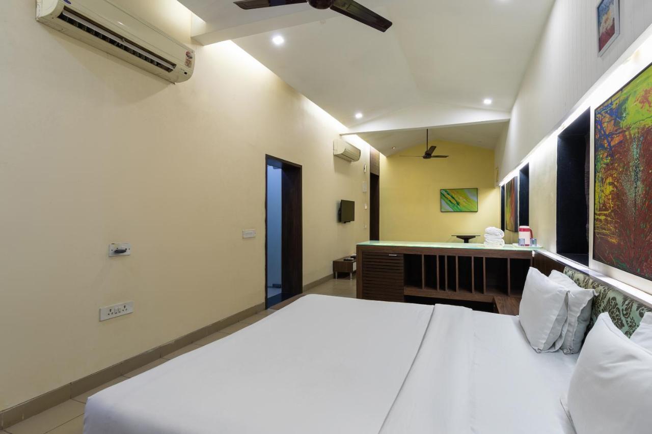 Capital O 47539Capital O Umbergaon Club Hotell Umargām Exteriör bild