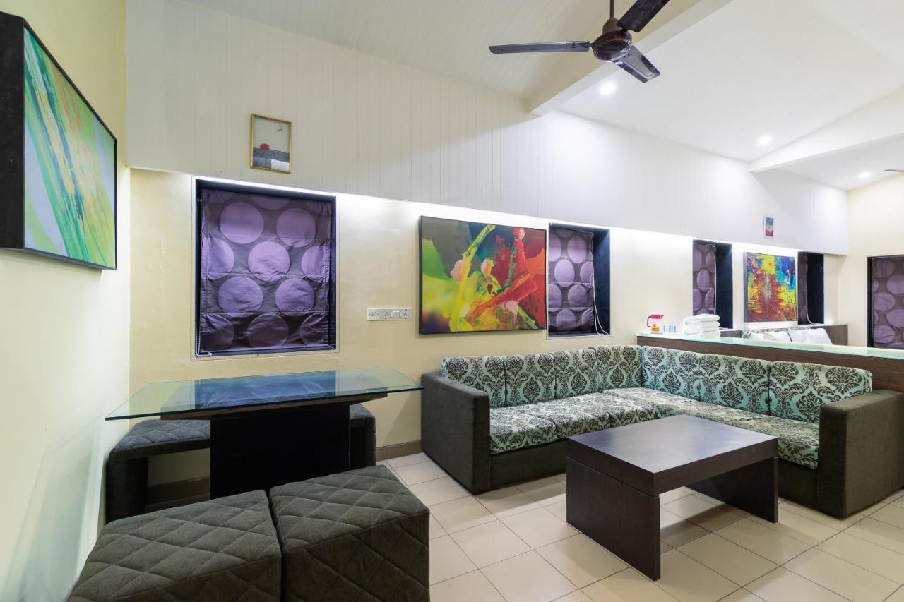 Capital O 47539Capital O Umbergaon Club Hotell Umargām Exteriör bild