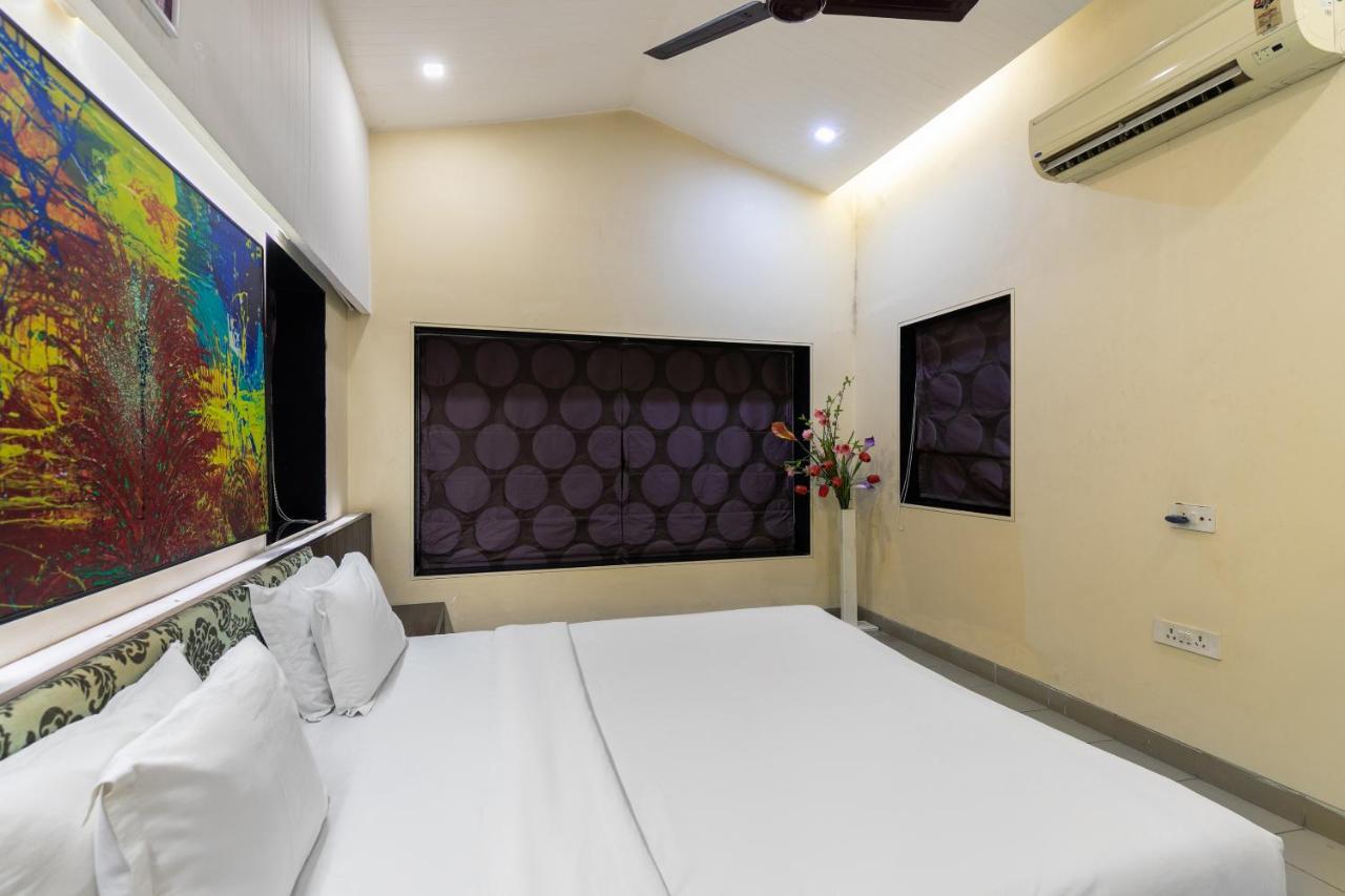 Capital O 47539Capital O Umbergaon Club Hotell Umargām Exteriör bild