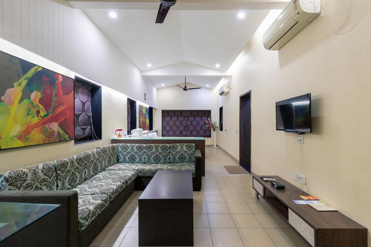 Capital O 47539Capital O Umbergaon Club Hotell Umargām Exteriör bild